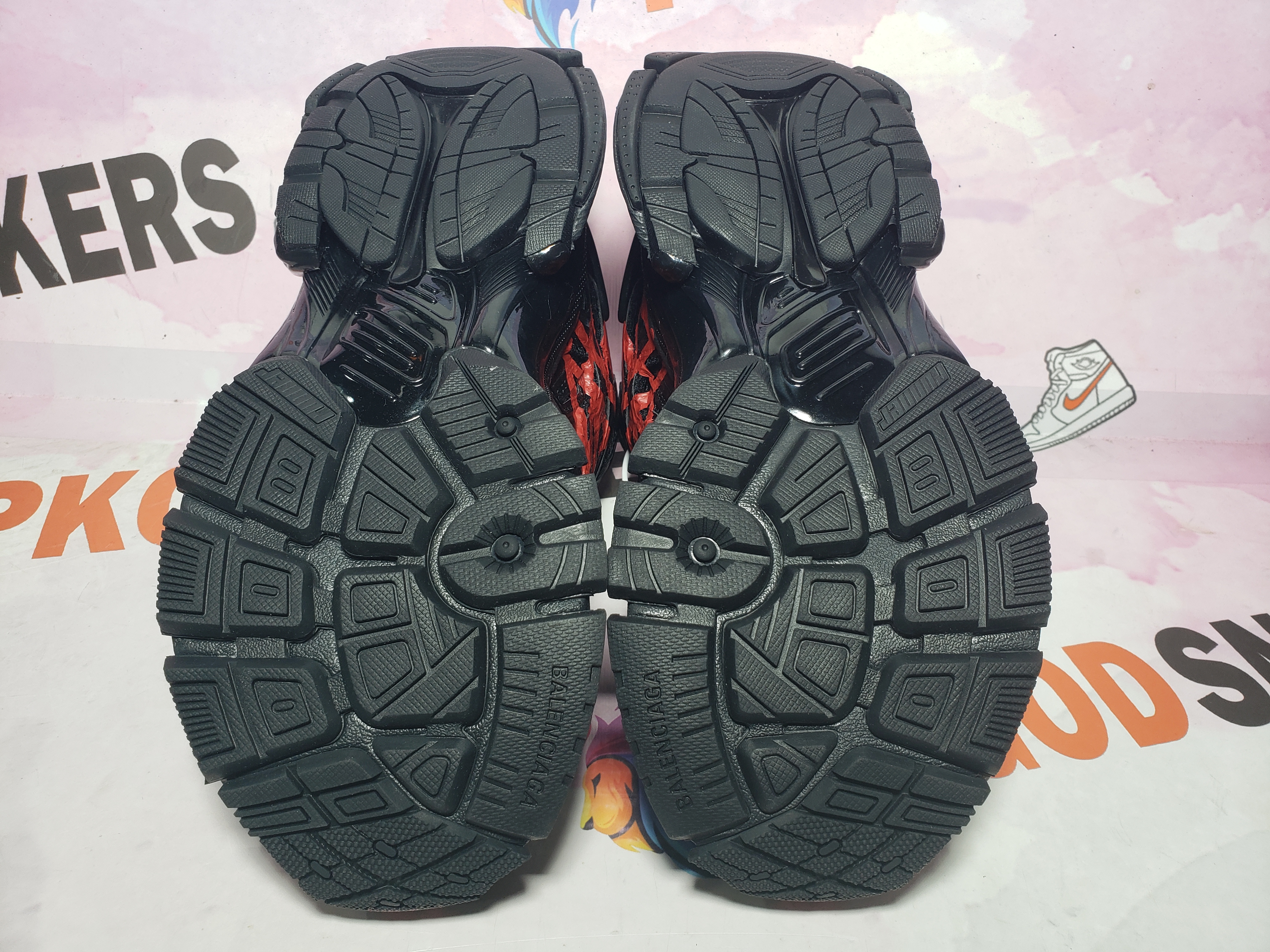 PKGoden Balenciaga 7th Runner Black And Red Characters 677402 W3RB1 0102