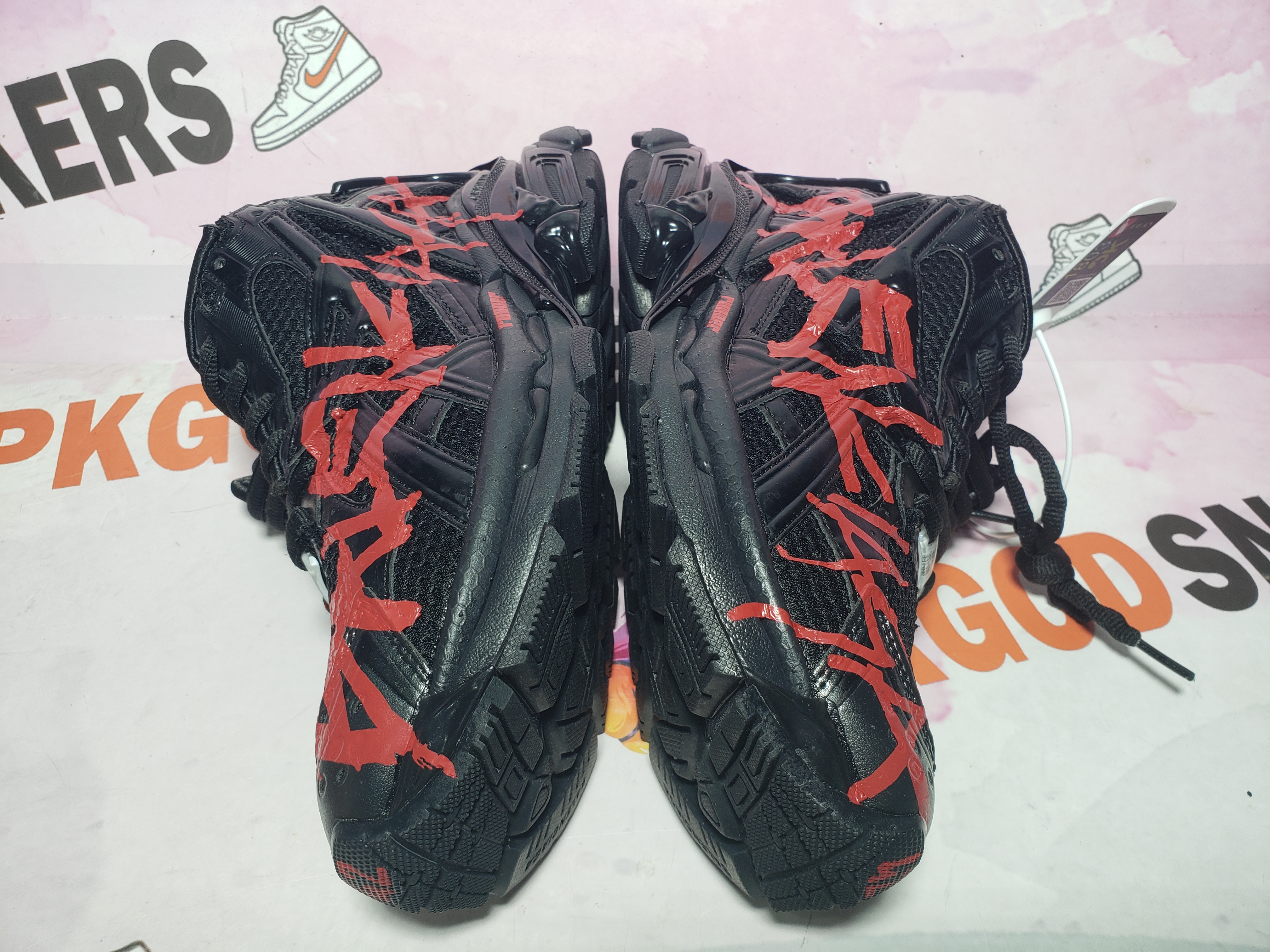 PKGoden Balenciaga 7th Runner Black And Red Characters 677402 W3RB1 0102