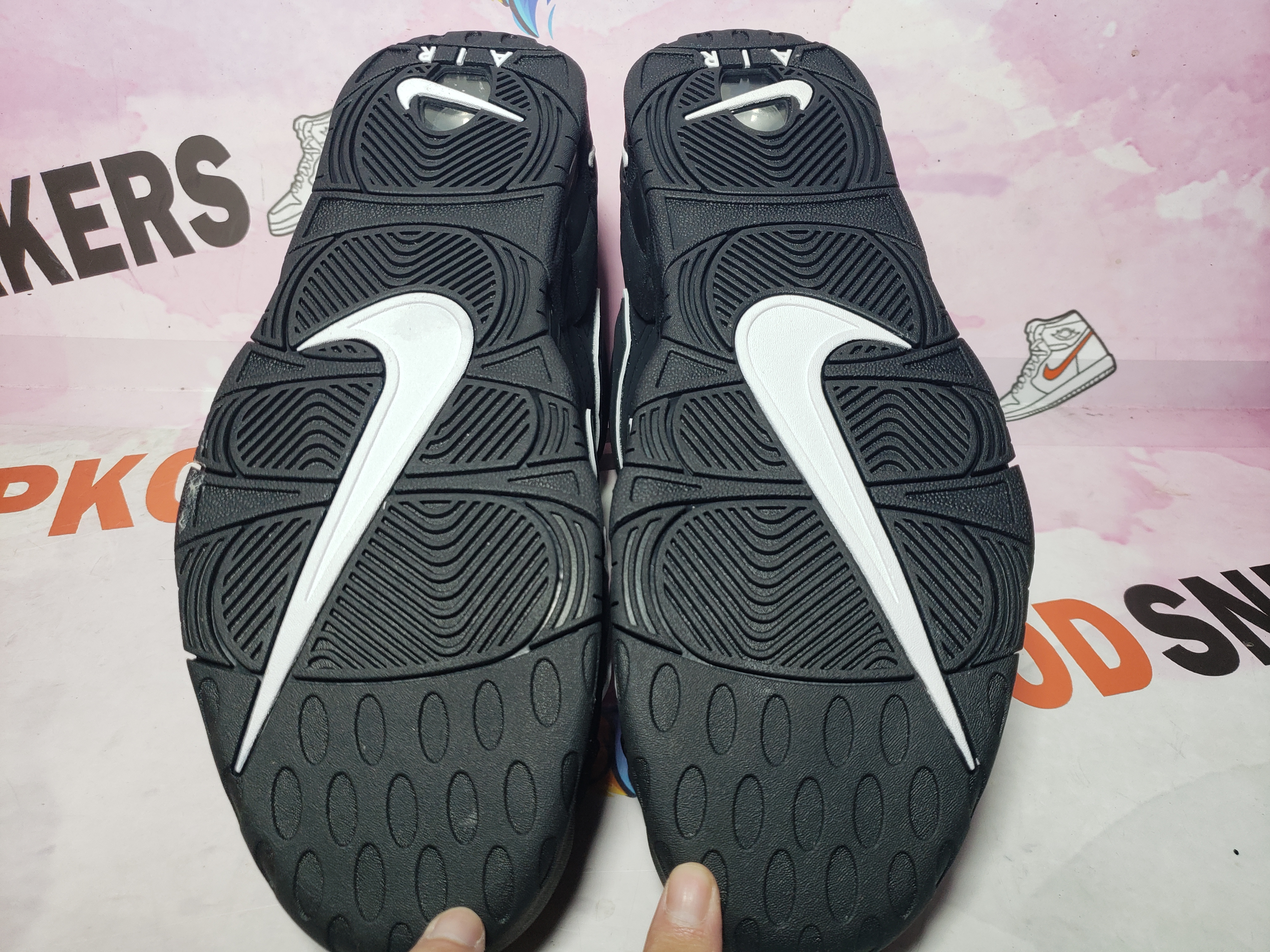 PKGoden Air More Uptempo Black White 414962-002