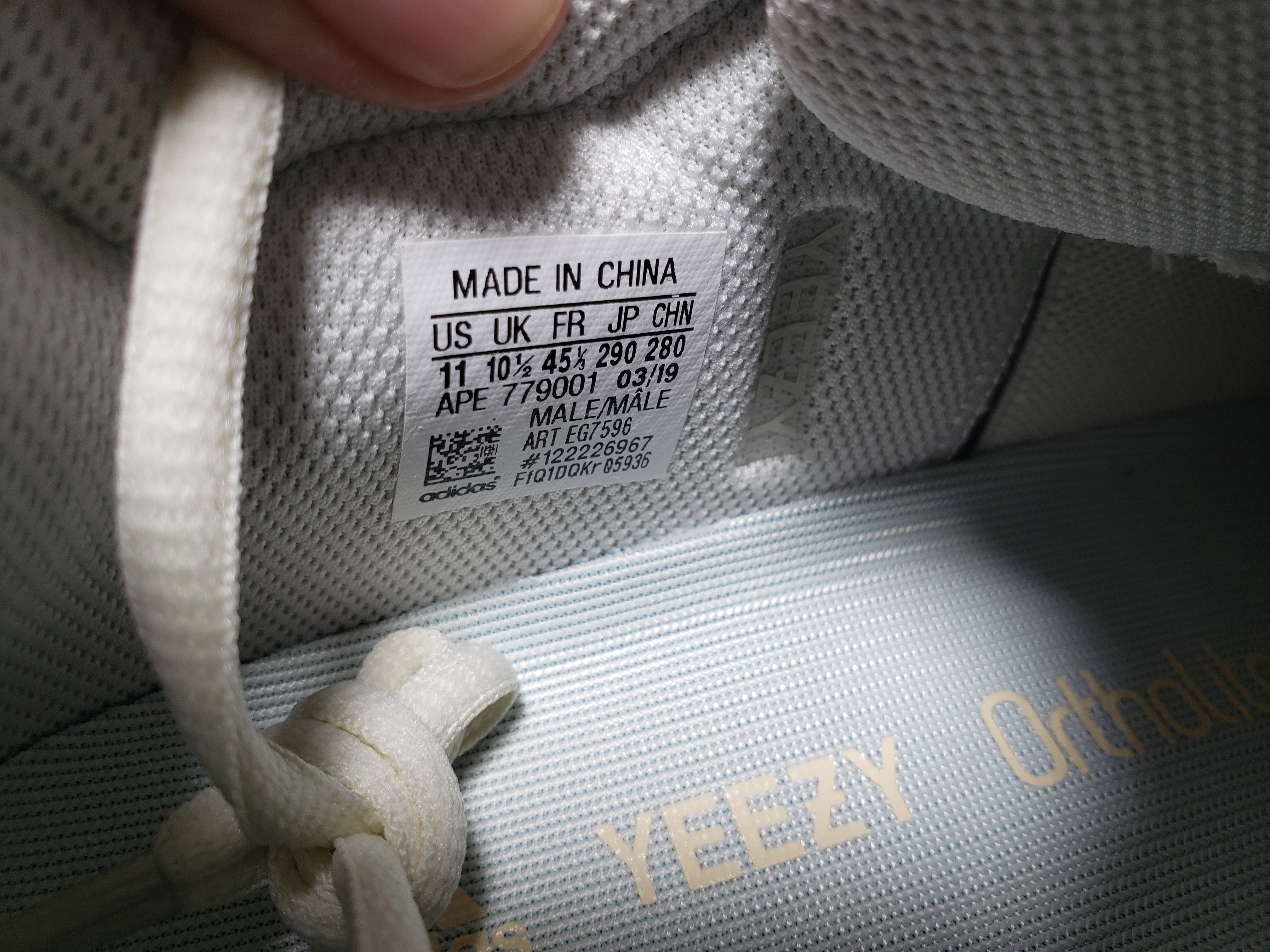 PKGoden Yeezy Boost 700 Analog EG7596