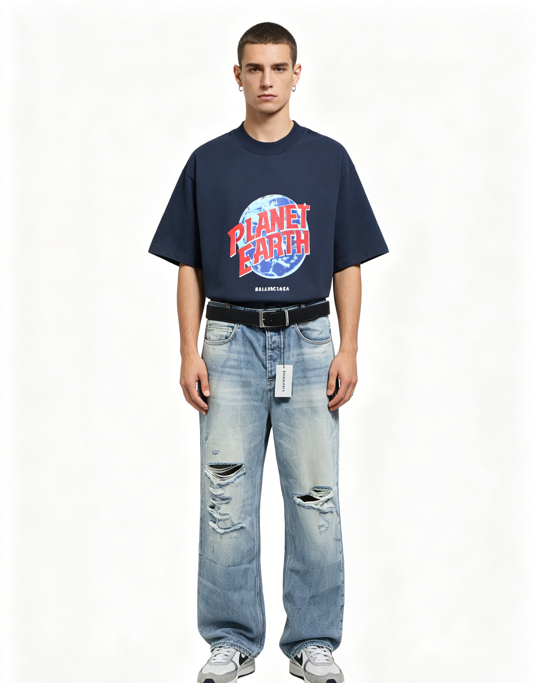 Balenciaga Ripped T-Shirt h14016 and 25ss Stone Washed Jeans h34017 Suit