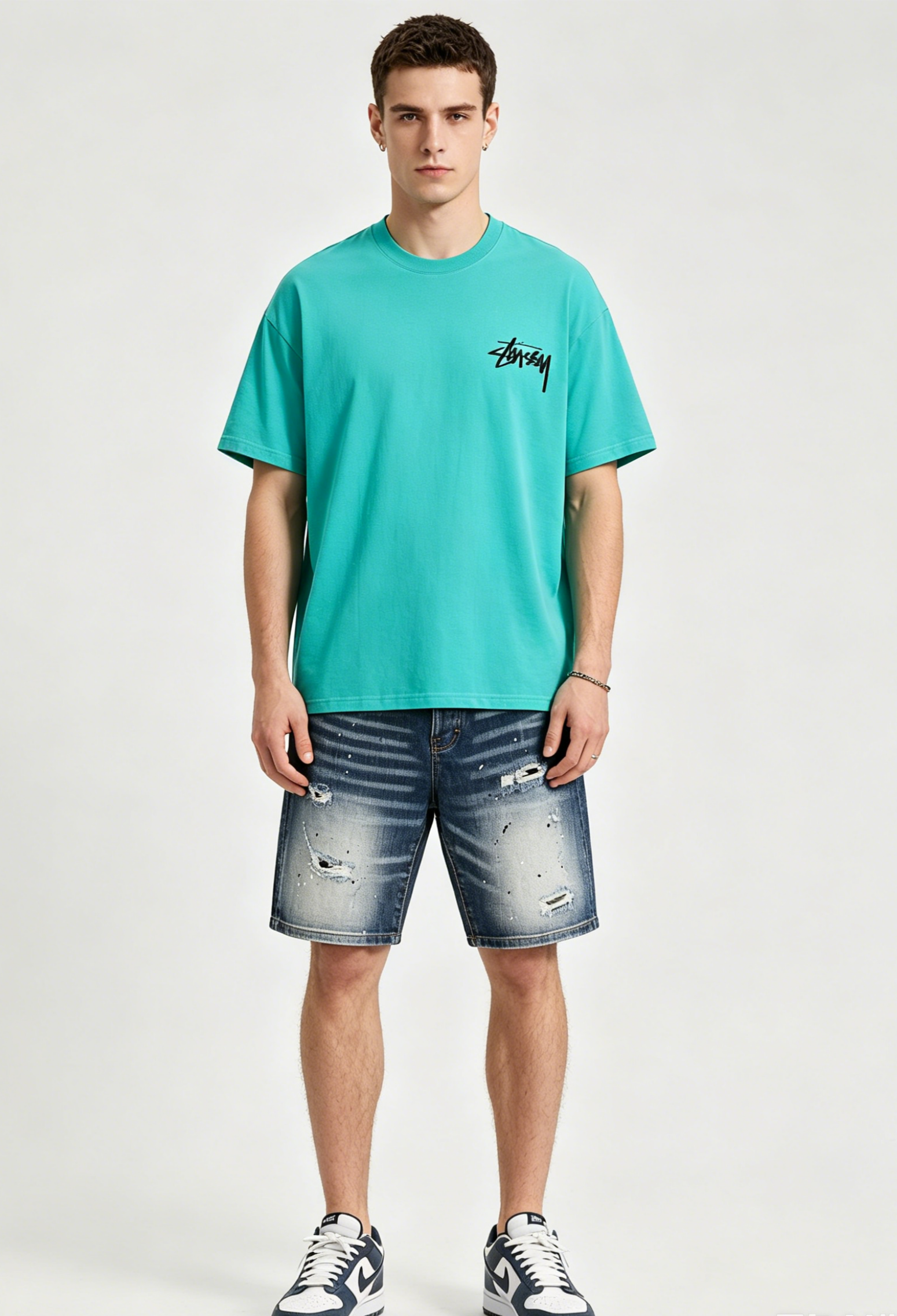 Stussy T-shirt XB982 and Dsquared2 Jeans Shorts 2038 Suit