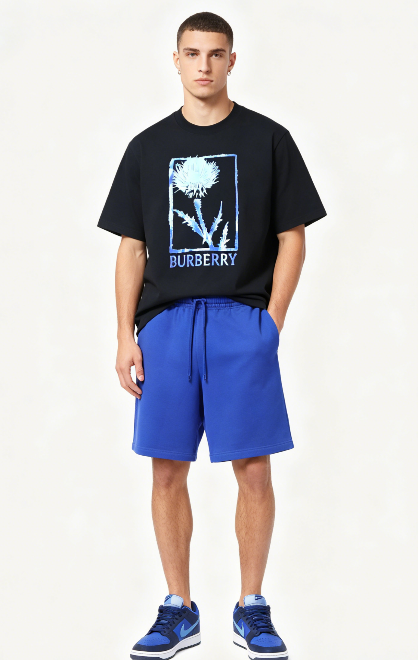 Burberry T-shirt Thistle print and Back pocket patch warhorse Shorts Suit