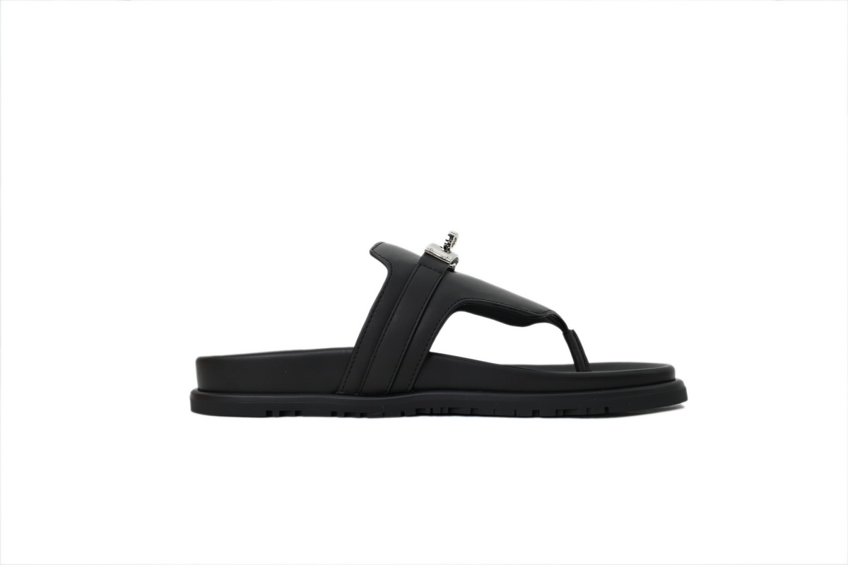 Hermes Flat-fronted Thong sandals Slippers Black