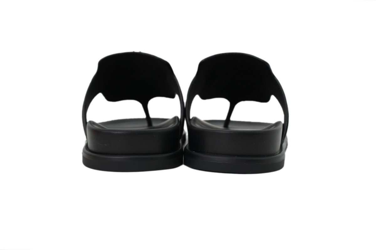 Hermes Flat-fronted Thong sandals Slippers Black