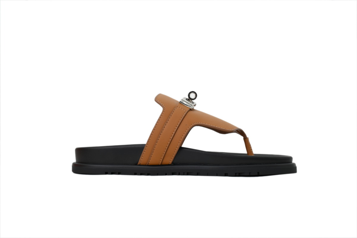 Hermes Flat-fronted Thong sandals Slippers Brown