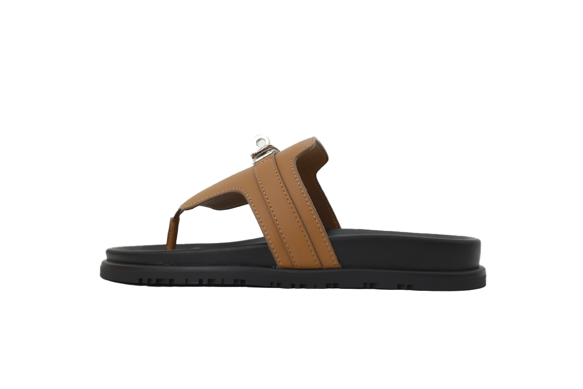 Hermes Flat-fronted Thong sandals Slippers Brown