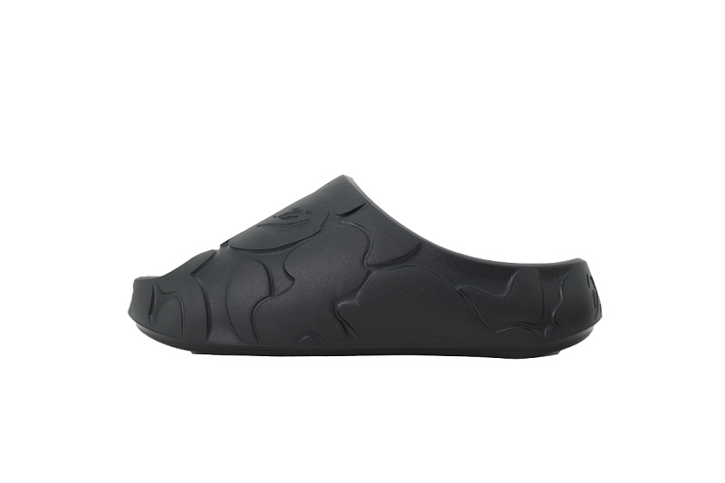A BATHING APE SLIDES Black