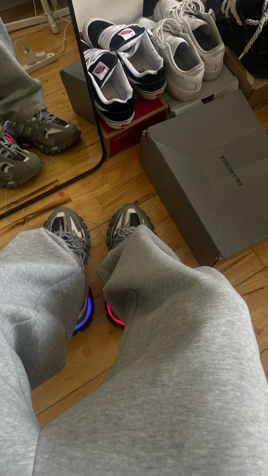PKGoden Balenciaga  3rd LED Tess S.Grey 555032 W1GB7 1214 review Ibrahim Mohammed
