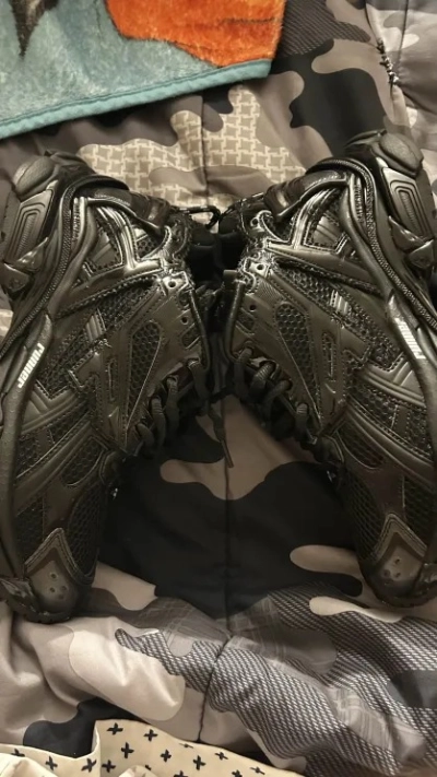 PKGoden Balenciaga 7th Runner Black 656065W3RA11000 / 677403W3RB11000 review 0