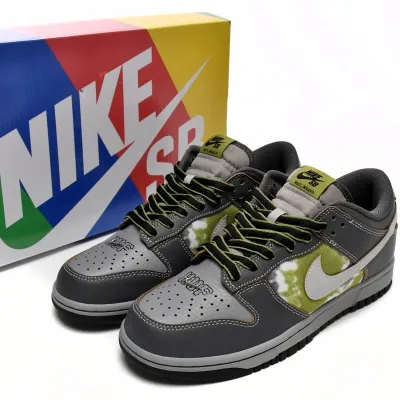 Buy Nike SB Dunk Low HUF Wait What Friends And Family FD8775-002 - Stockxbest.com