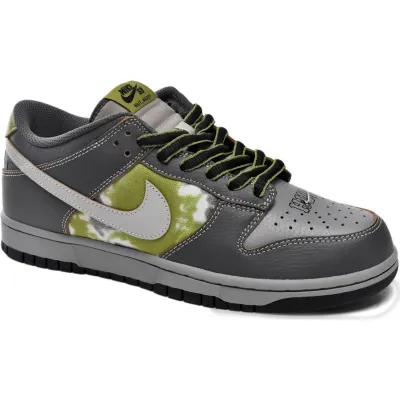 Buy Nike SB Dunk Low HUF Wait What Friends And Family FD8775-002 - Stockxbest.com