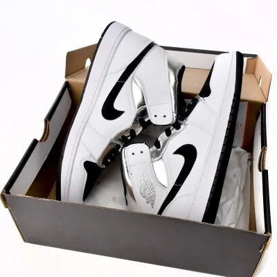 Air Jordan 1 Mid 'Alternate Think 16'