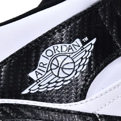 Air Jordan 1 Mid 'Carbon Fiber'