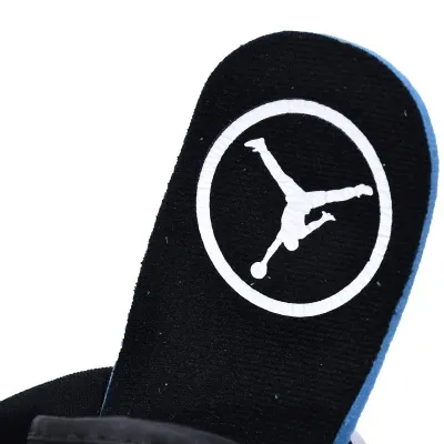 Air Jordan 1 Mid 'Carbon Fiber'