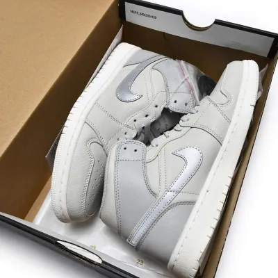 Air Jordan 1 Mid 'Light Bone'