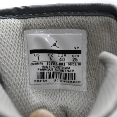 Air Jordan 1 Mid 'Light Bone'
