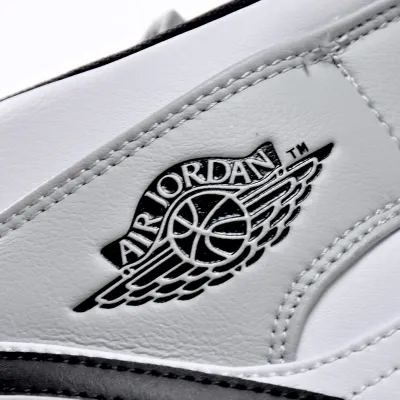 Air Jordan 1 Mid 'Light Smoke Grey' 2020