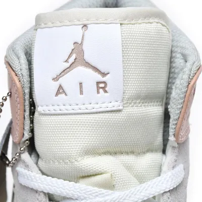 Air Jordan 1 Mid 'Milan'