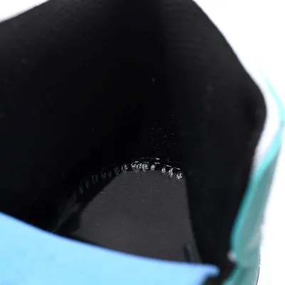 Air Jordan 1 Mid 'Tropical Twist Igloo'
