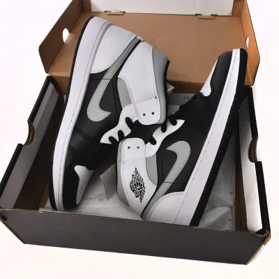 Air Jordan 1 Mid 'White Shadow'
