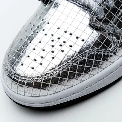 Air Jordan 1 Mid SE 'Disco Metallic Silver' (Women's)