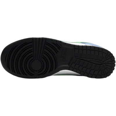 Nike Dunk Low 'Green Strike' (W)