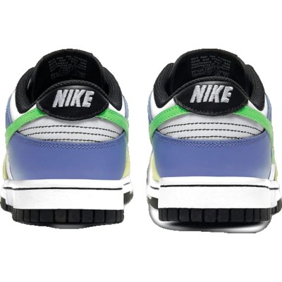Nike Dunk Low 'Green Strike' (W)