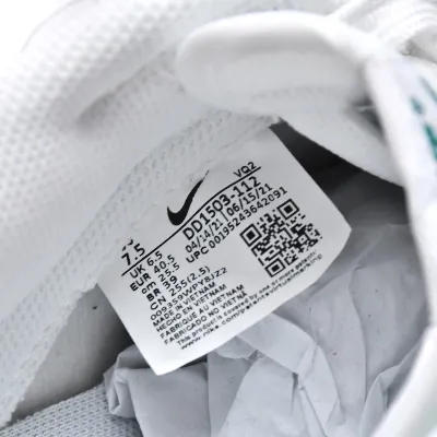 Nike Dunk Low 'White Green Noise' (W)