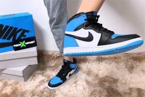 First Look At The Air Jordan 1 Retro High OG 'UNC Toe' on Stockxvip.net