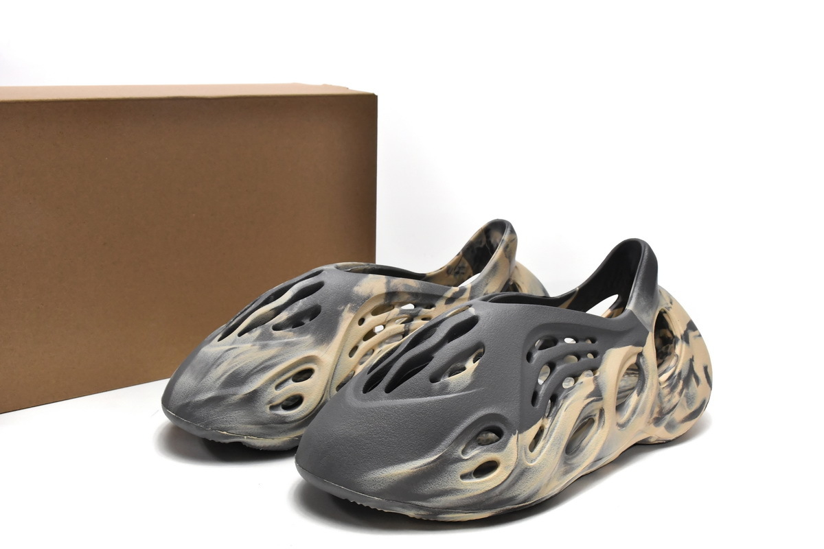 adidas Yeezy Foam RNNR MXT Moon Gray (Top Quality)