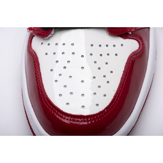 Jordan 1 Retro High Fearless UNC Chicago (Mid Quality)