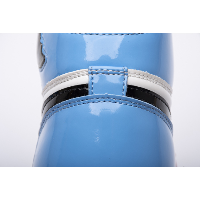 Jordan 1 Retro High Fearless UNC Chicago (Mid Quality)