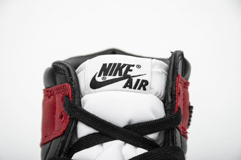 Jordan 1 Retro High Satin Black Toe (W) (Top Quality)