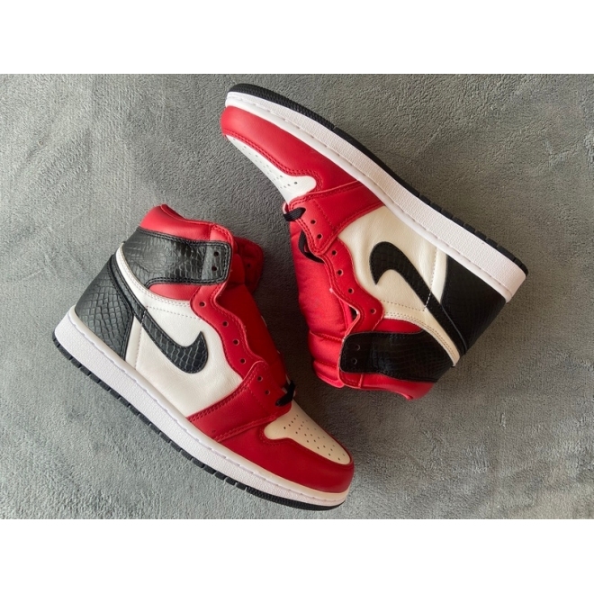 Jordan 1 Retro High Satin Snake Chicago (W) (Mid Quality)