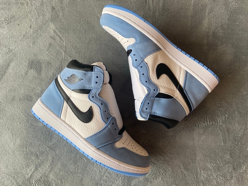 Jordan 1 Retro High White University Blue Black (Mid Quality)
