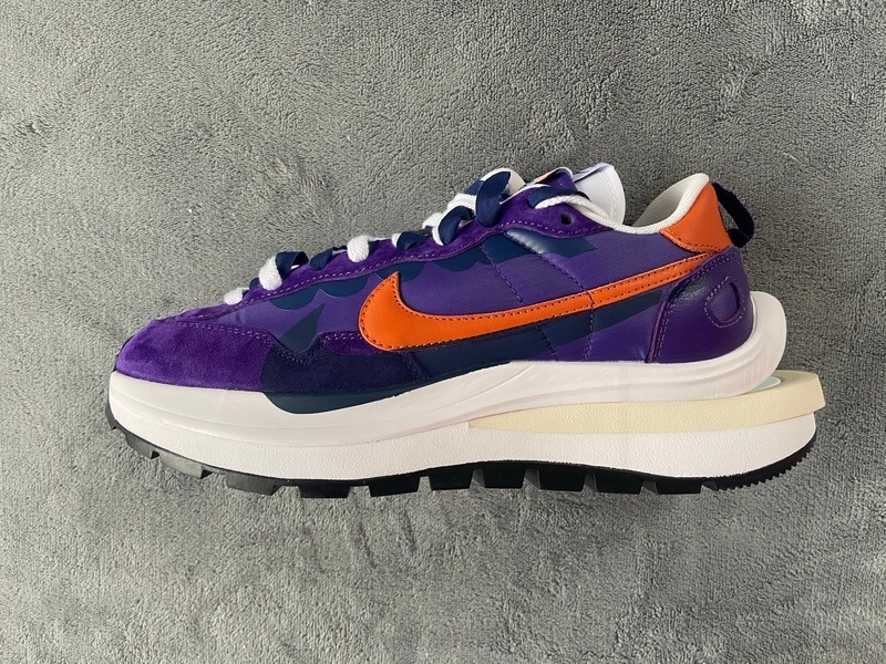 Nike Vaporwaffle sacai Dark Iris