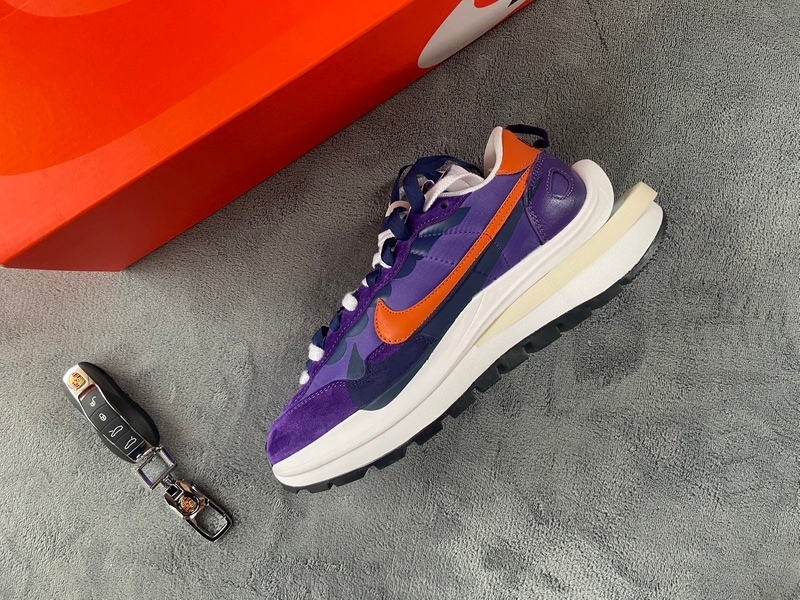 Nike Vaporwaffle sacai Dark Iris