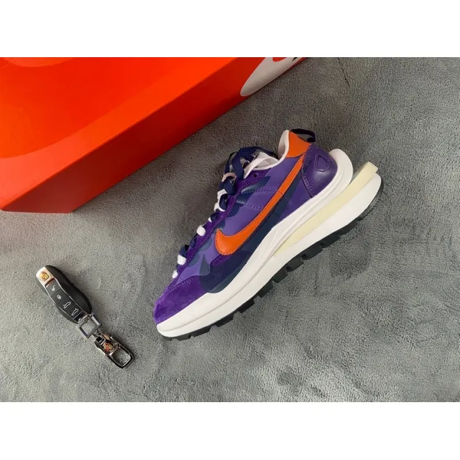 Nike Vaporwaffle sacai Dark Iris