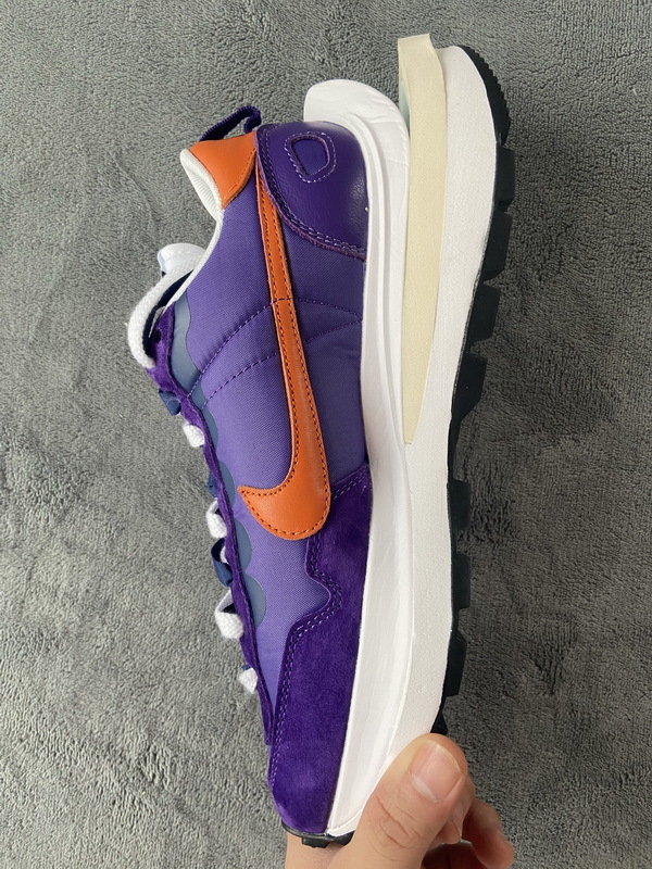Nike Vaporwaffle sacai Dark Iris