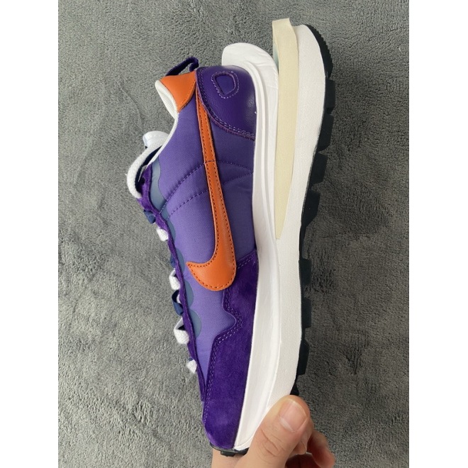 Nike Vaporwaffle sacai Dark Iris