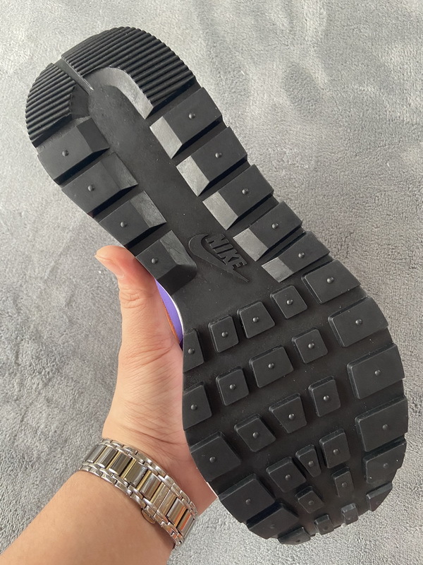 Nike Vaporwaffle sacai Dark Iris