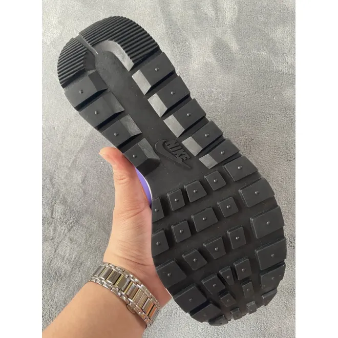 Nike Vaporwaffle sacai Dark Iris