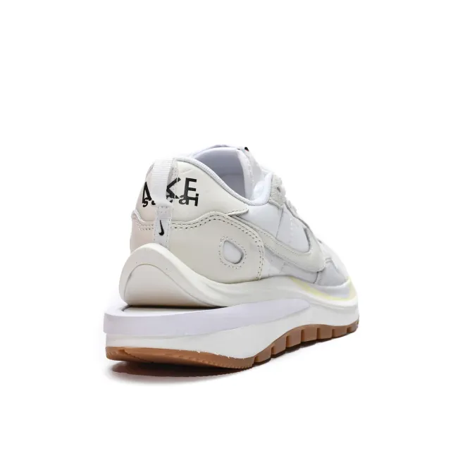 Nike Vaporwaffle sacai Sail Gum