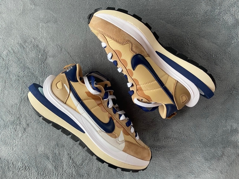 Nike Vaporwaffle sacai Sesame Blue Void