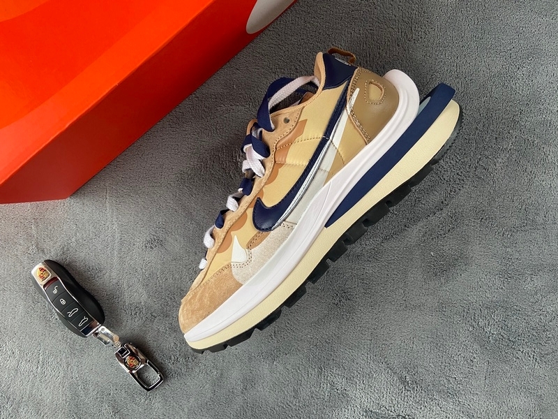 Nike Vaporwaffle sacai Sesame Blue Void