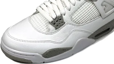 Jordan 4 Retro White Oreo (2021)
