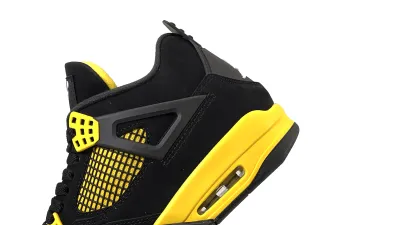 Jordan 4 Retro Thunder (2023)