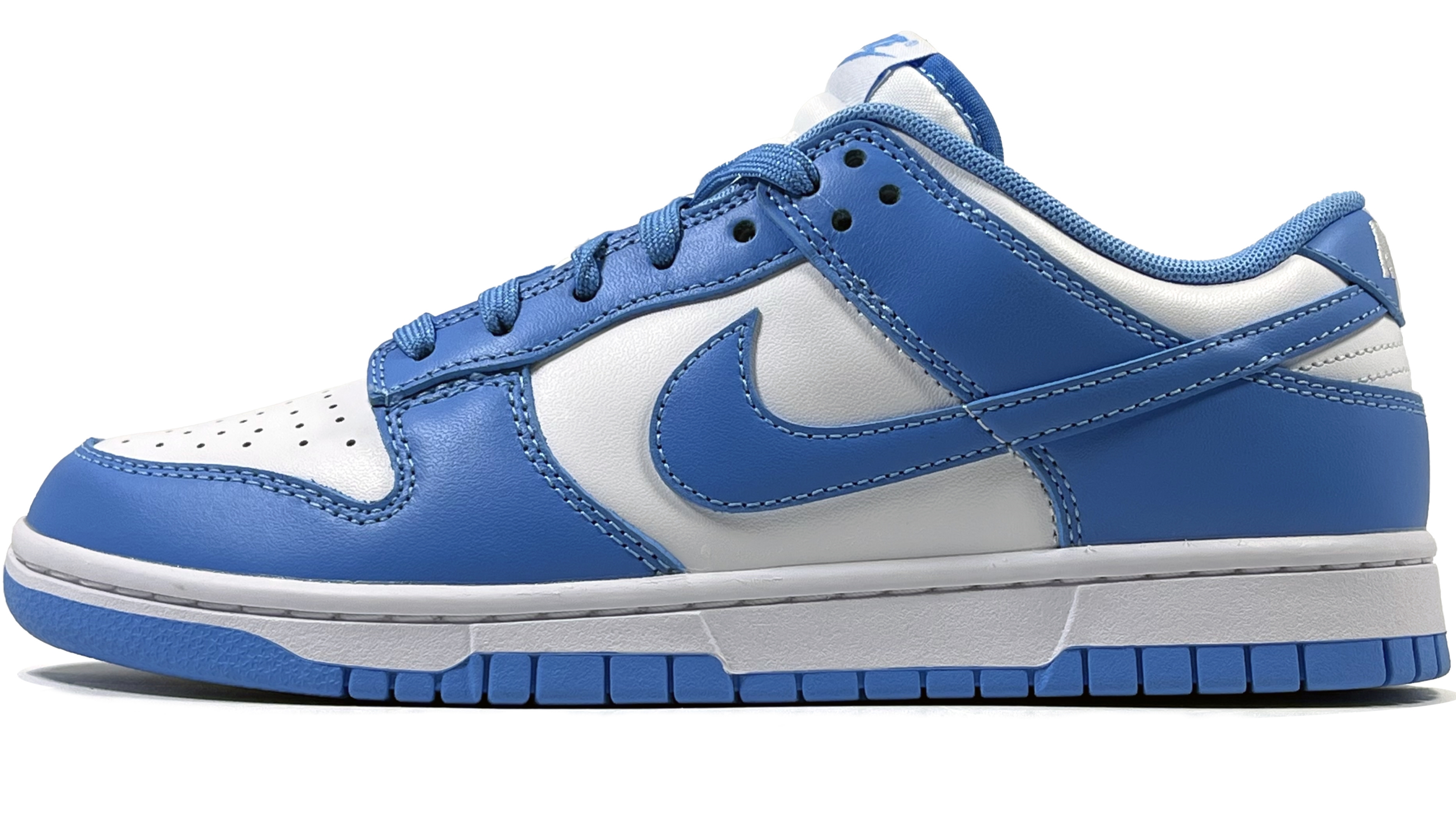 Nike Dunk Low UNC (2021)