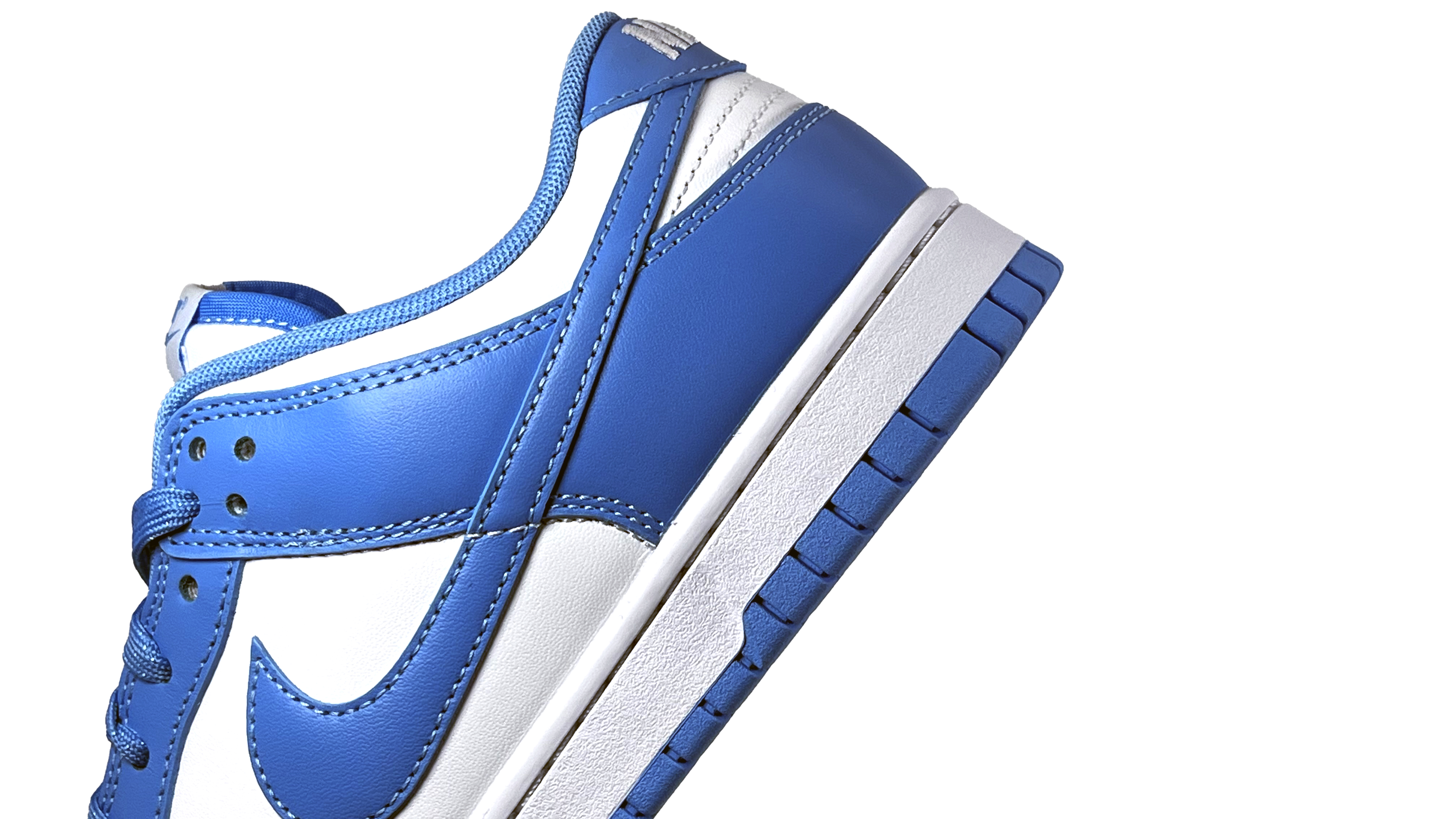 Nike Dunk Low UNC (2021)